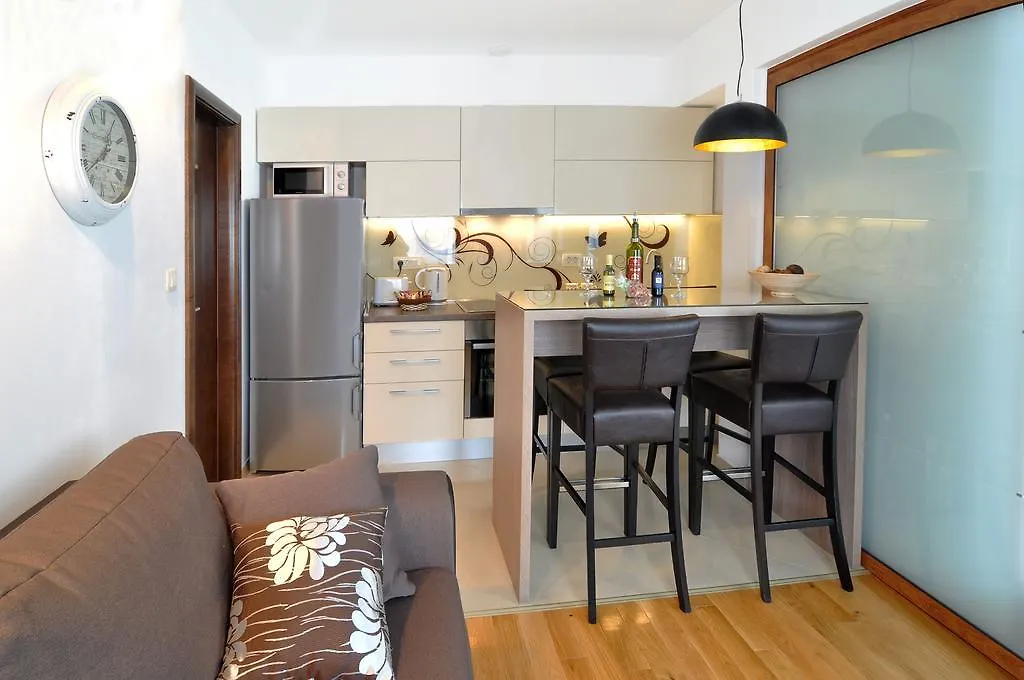 Deluxe Apartments & Rooms Sarella Split 0*,