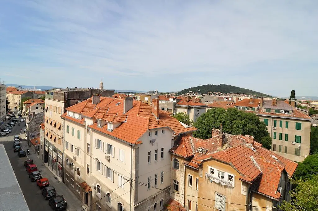 Deluxe Apartments & Rooms Sarella Split