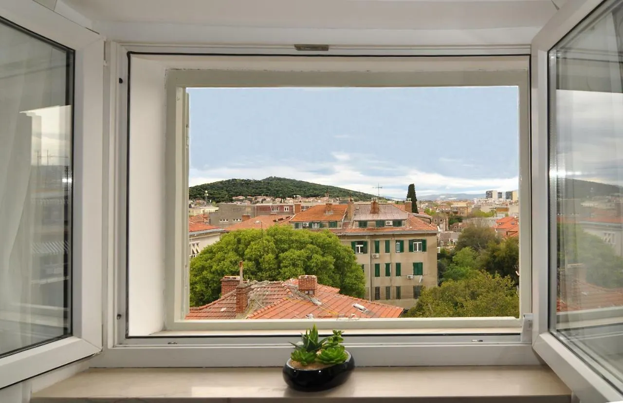 Deluxe Apartments & Rooms Sarella Split